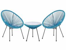 2 fauteuils spaghetti en rotin bleu et table pour intérieur