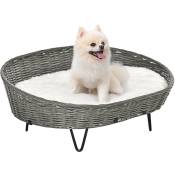 Canapé chien chat style cosy chic avec coussin aspect