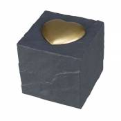 Pierre commémorative cube avec cœur. cube 11 x 11 x 11 cm.