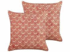 Lot de 2 coussins décoratifs avec motif géométrique 45 x 45 cm rouge rhus 349072