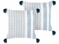 Lot de 2 coussins en coton blanc et bleu à pompons 45 x 45 cm tilia 358416