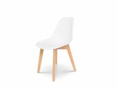 KOSMI - Chaise blanche style scandinave modèle GABBY - Coque en résine blanche et pieds en bois naturel