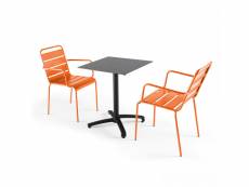 Ensemble table de jardin stratifié ardoise gris et 2 fauteuils orange