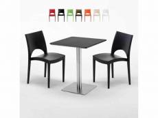 Table carrée 60x60 pied acier et plateau noir avec 2 chaises colorées paris pistachio