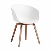 Chaise blanche en noyer About A Chair 22 - HAY
