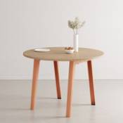 Table ronde New Modern / Ø 110 cm - Chêne éco-certifié / 4 à 6 personnes - TIPTOE rose en métal