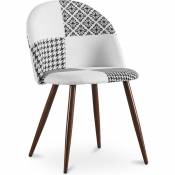Patchwork Style - Chaise de salle à manger tapissée scandi retro design patchwork pieds en bois sombre - Evelyne Sam Blanc / Noir - Métal finition