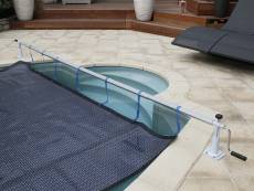 Enrouleur de bâche à bulles Xtra pour piscine hors-sol ou enterrée jusqu'à 5,55 m - Ubbink