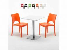 Table carrée 60x60 plateau blanc avec 2 chaises colorées paris hazelnut