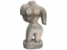 Statue en pierre d'un corps de femme