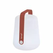 Lampe sans fil Balad Small LED / H 25 cm - Recharge USB - Fermob rouge en plastique
