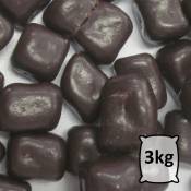 Cubes de noix de coco sucrés enrobés de chocolat noir bio