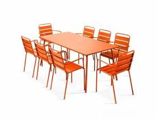 Ensemble table de jardin et 8 fauteuils en métal orange