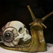 Statues d'escargot, Sculpture de crâne d'escargots