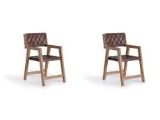 Ensemble de deux fauteuils en cuir marron et métal