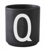 Mug A-Z / Porcelaine - Lettre Q - Design Letters noir en céramique