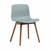 Chaise bleue en noyer About A Chair 12 - HAY