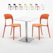 Table carrée 60x60 blanche et 2 chaises colorées Restaurant Hazelnut | Orange