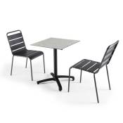 Ensemble table de jardin stratifié beton clair et 2 fauteuils gris