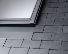 Raccord fenêtre de toit simple sur ardoises Velux EDN MK04 gris