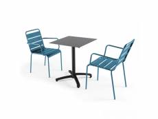 Ensemble table de jardin stratifié gris et 2 fauteuils bleu pacific