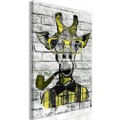 Artgeist - Tableau Girafe avec Pipe (1 Partie) Vertical Jaune - 60 x 90 cm - Blanc