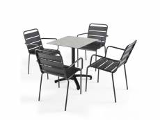 Ensemble table de jardin stratifié béton clair et 4 fauteuils gris