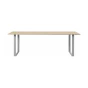 Table en chêne piétement gris 225 cm 70-70 - Muuto