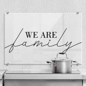 Tableau en verre protection murale de cuisine citation We are family 60x40 cm - noir