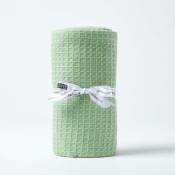 HOMESCAPES Couverture naturelle en coton biologique coloris vert sauge 90 x 110 cm - Rose