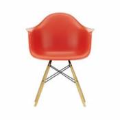 Chaise DAW - Eames Plastic Armchair / (1950) - Pieds bois clair - Vitra rouge en plastique