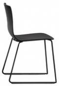 Chaise empilable Aava / Polypropylène - Pied luge - Arper noir en métal