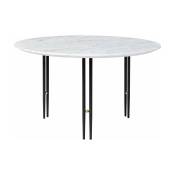 Table basse ronde en marbre blanc et base en laiton noire 70 cm IOI - Gubi