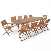 Table extensible et 10 chaises en bois