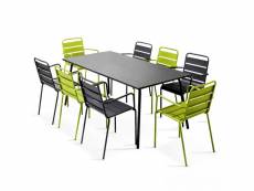 Ensemble table de jardin et 8 fauteuils en métal vert