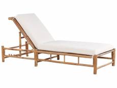 Chaise longue en bambou bois clair et blanc cassé ligure 345730