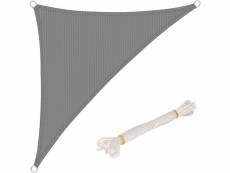 Voile d’ombrage triangulaire en hdpe. Protection