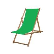 Chaise longue en bois traité avec une toile verte.