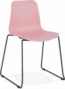Chaise de table design assise couleur rose pietement