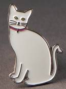 Broche en métal émaillé, en forme de chat blanc