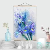 Tableau en tissu avec baguettes de suspension - Watercolor Flowers Iris - Portrait 3:2 Dimension HxL: 52.5cm x 35cm Matériau: Chêne