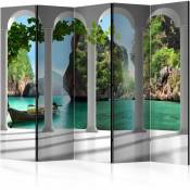 Artgeist - Paravent 5 Panneaux Décoratif Évasion Tropicale Terrasse - Blanc et Vert - Blanc et Vert