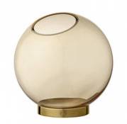 Vase Globe Medium / Ø 17 cm - Verre & laiton - AYTM jaune en métal