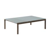 Table basse en grès bleu pâle wavy et chêne foncé 85 x 120 cm Couple - Muuto