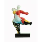 Meubletmoi - Statue femme dansant avec peinture ornements