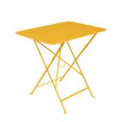 Table pliante Bistro / 77 x 57 cm - 4 personnes / Trou parasol - Fermob jaune en métal