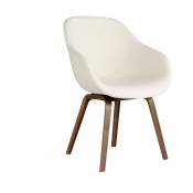 Chaise en tissu olavi blanc avec structure en bois