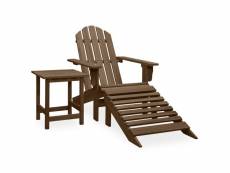 Détente sur cette chaise de jardin avec pouf et table sapin marron - brun