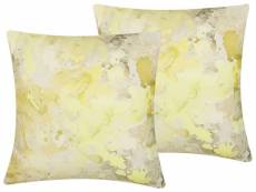 Lot de 2 coussins décoratifs au motif abstrait jaune 45 x 45 cm pachira 255526