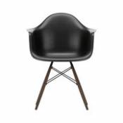 Chaise DAW - Eames Plastic Armchair / (1950) - Pieds bois foncé - Vitra noir en plastique